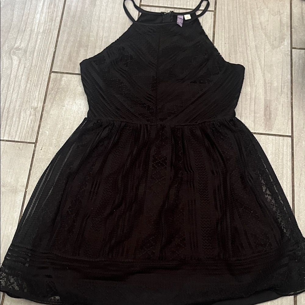 Alya Elegant Black Lace Top